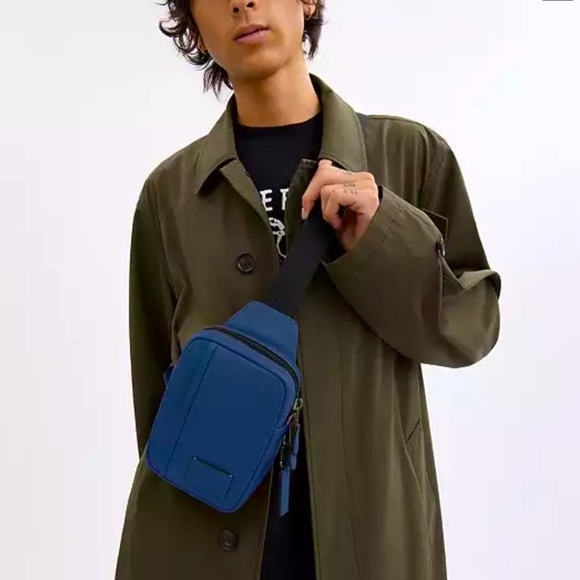 New with tag Coaxh Edge L Pack Blue Sling bag backpack - Picture 2 of 11